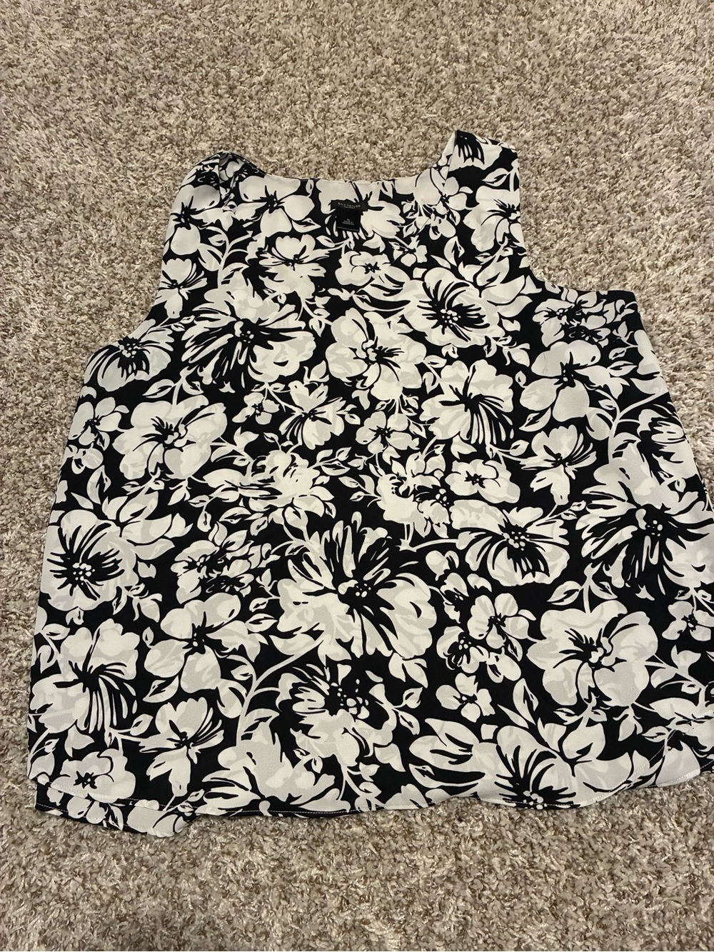 Ann Taylor Factory Black & White Floral Sleeveless Blouse